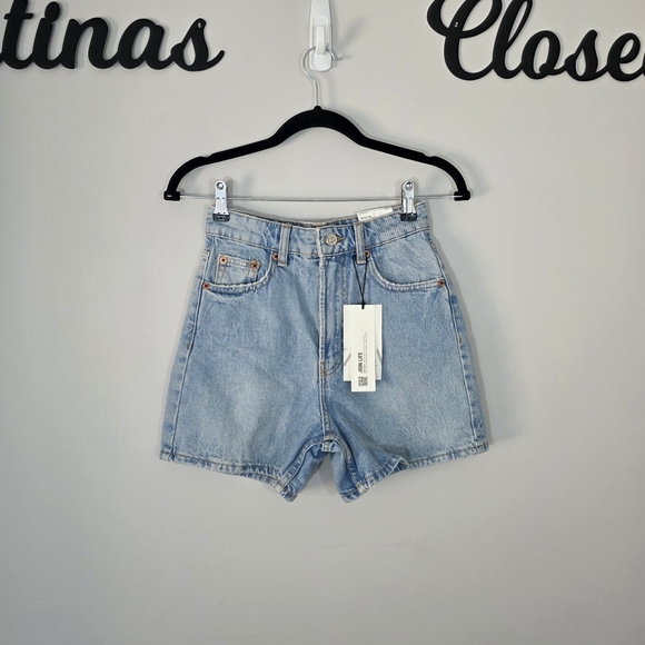 Zara High Rise Light Wash Denim Women's Shorts Size 0 NWT - Picture 3 of 9